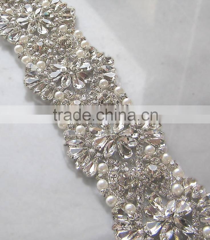 Bridal beaded rhinestone appliques to sew for wedding dresses and iron on rhinestones appliques wholesale