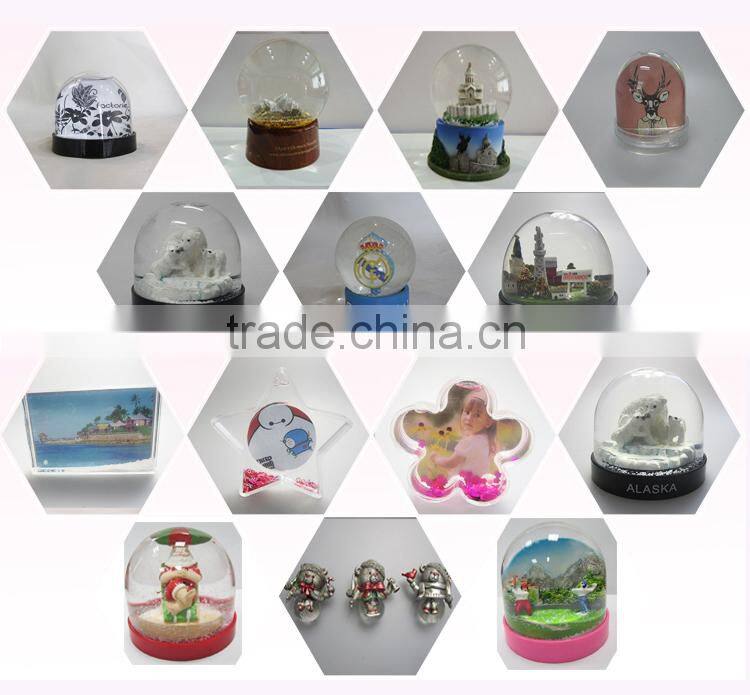 Custom Made Resin Souvenir Snow Globes Unique Snow Globes