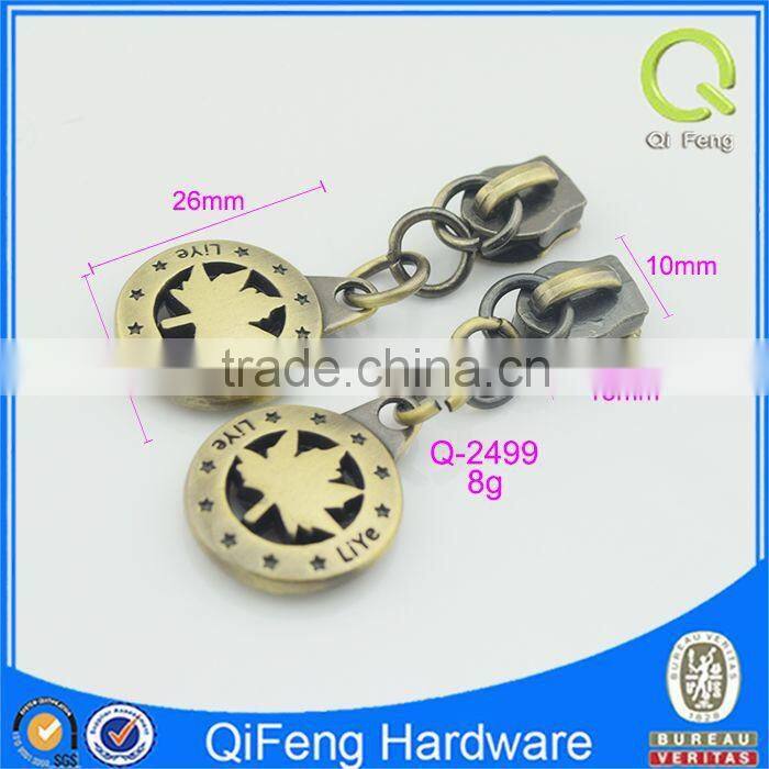 Q-2499 white tape metal zipper custom color maple leaf shape