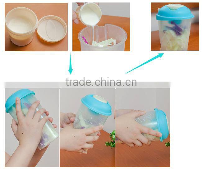 Portable Salad Container For Lunch To Go Includes Plastic Salad Shaker,Plastic Dressing Containers and Forks Compact