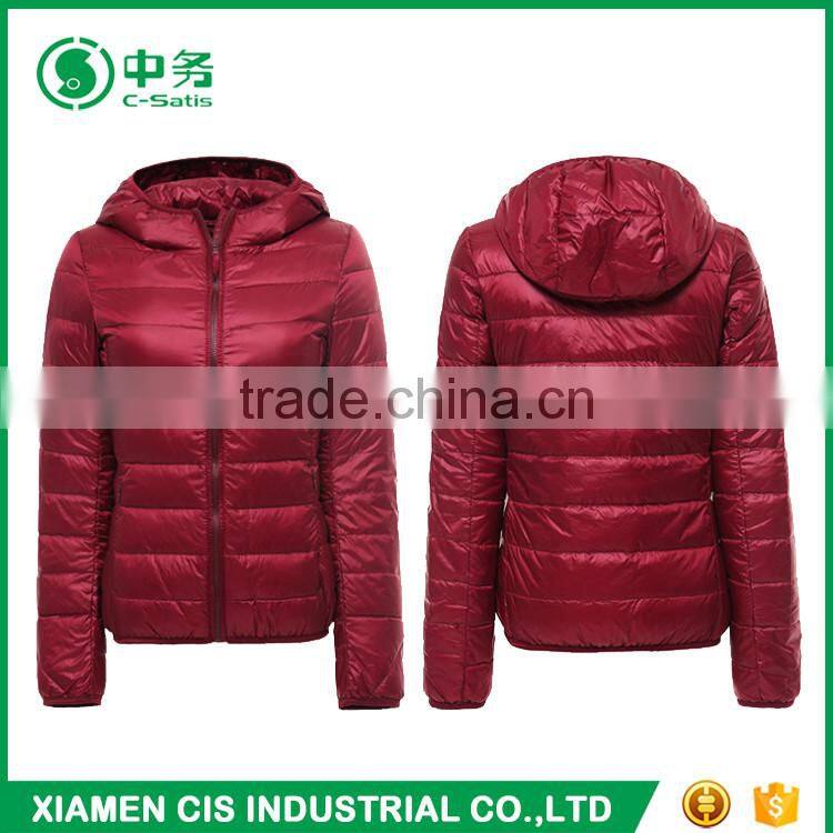 Morden Fashion Apparel Winter Red Hooded Puffer Jacket for Women