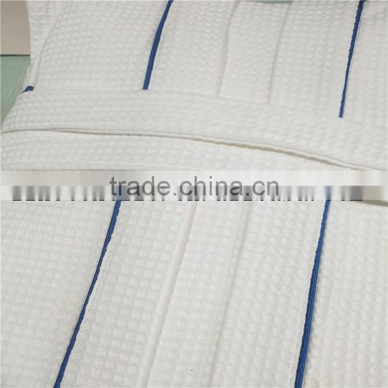 Custom White Color 100% Cotton Waffle Bath Robe With Embroidery Logo