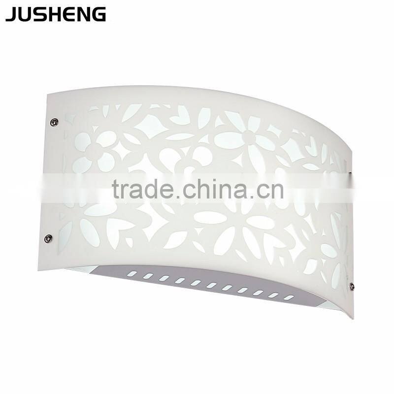 Modern indoor white Iron LED wall mounted lamp lighting bedroom 110-240v ac CE
