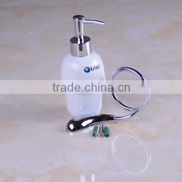 Foshan Luxury bathroom accessories brass / bathroom hardware set