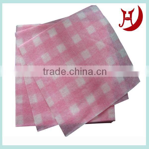 Printing plain red square spunlace nonwoven fabric
