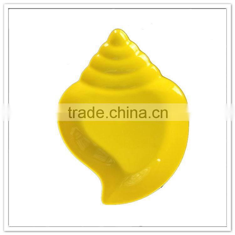 Top quality durable hot sale cheap family use solid color yellow conch shape plate