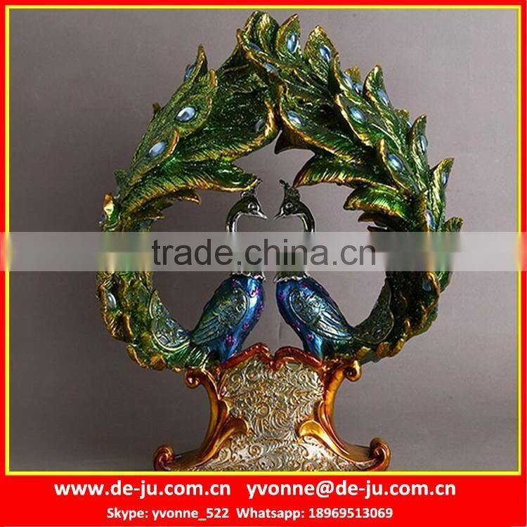 Tail Open Table Peacock Figurine