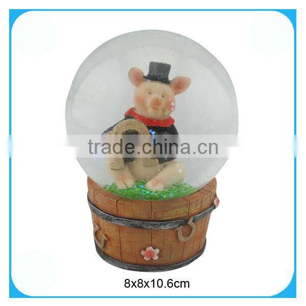 Resin gift glass water globe pig shaped