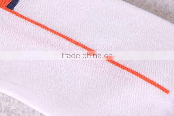 man's plain fashion socks