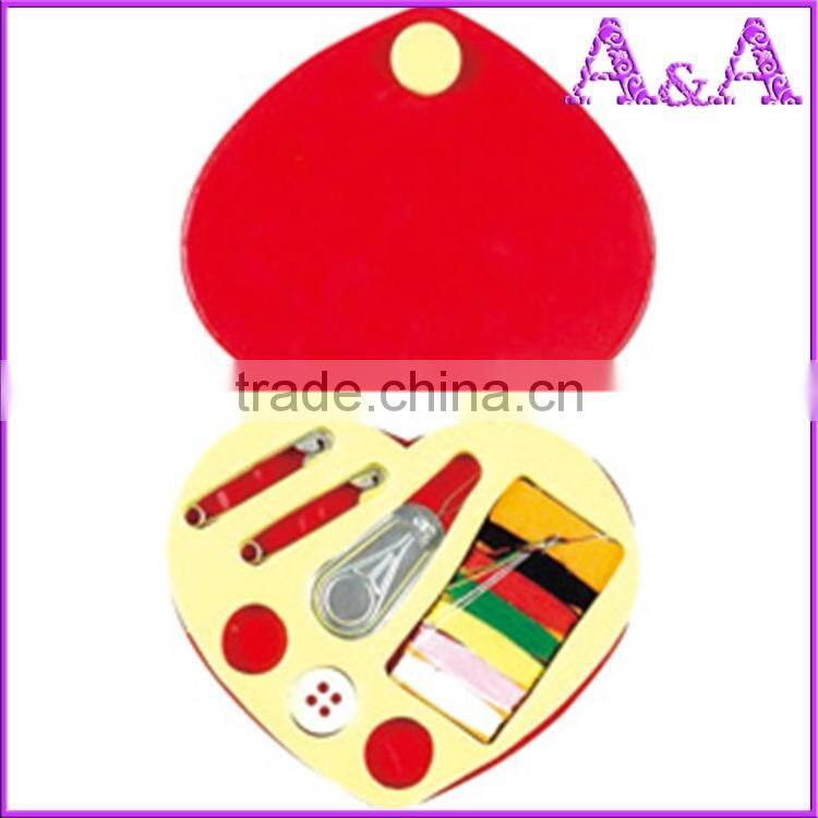 Hot-Selling cheap mini plastic travel sewing kit with mirror