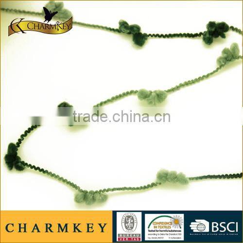 knitting pompom yarn