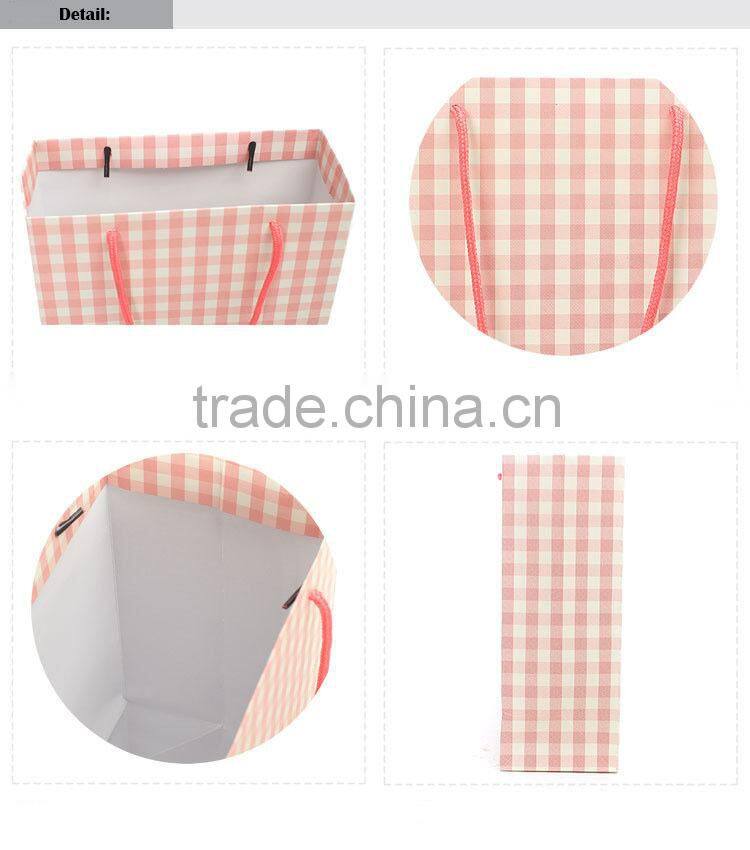 pink lattic design paper gift bag
