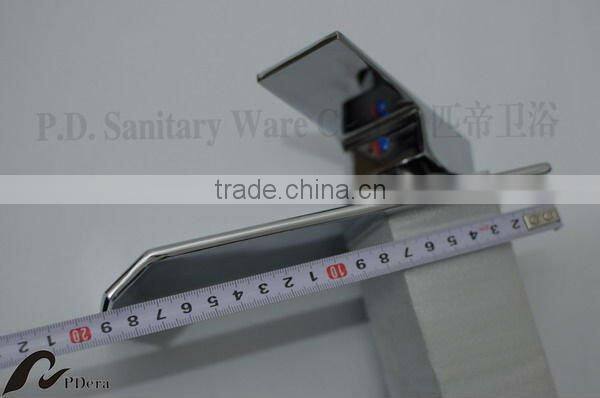 Brass waterfall basin faucet