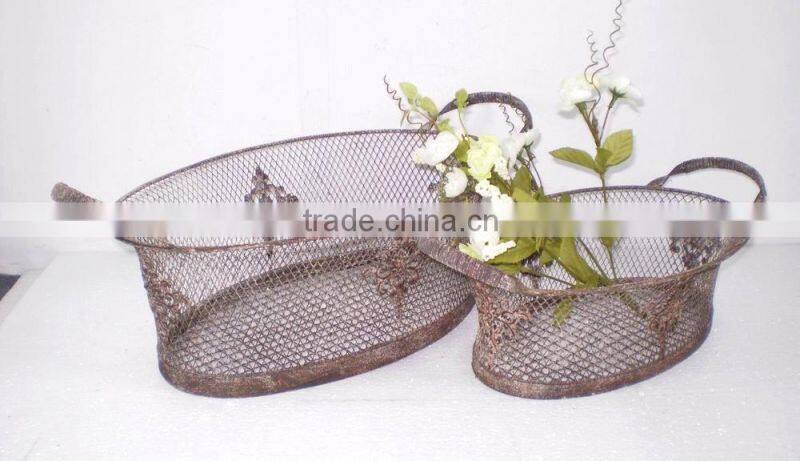 S/2 hanging metal basket w/antique rustic finish