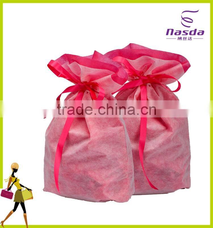 red nonwoven gift bag for wedding with Bunch of pocket