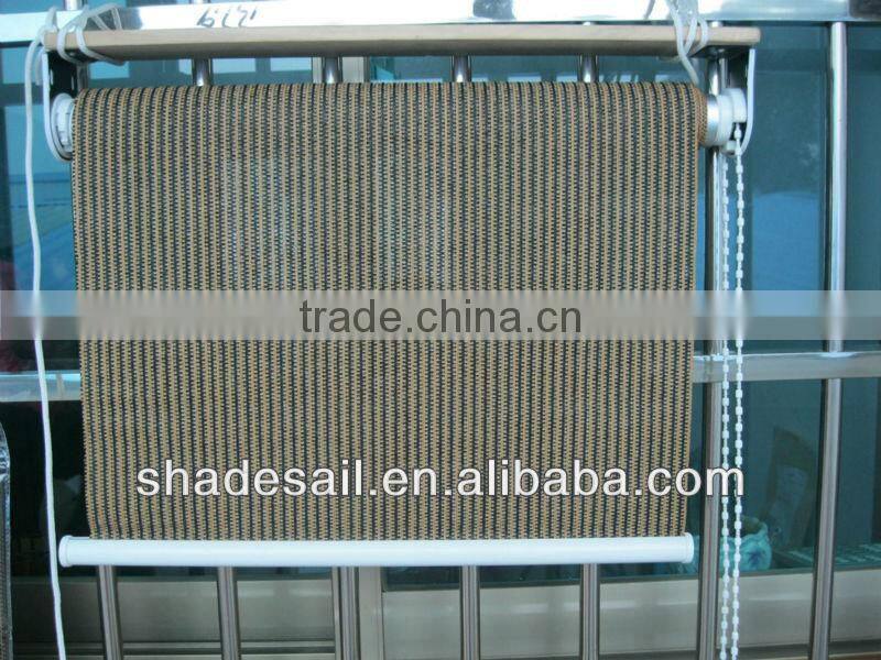 100%HDPE Exterior Roll Up Window Shades,Door ShadesProtection of privacy Effectively reduce sunlight and ultraviolet