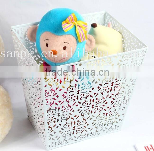 New Design White Metal Engraving Storage Basket/Stationery Basket/Sundry Storage Basket