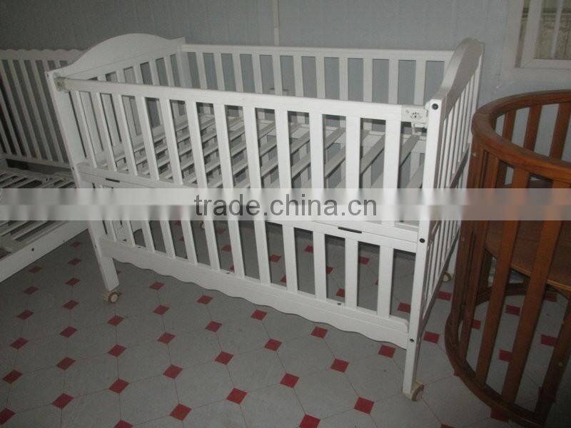 Qing dao solid wood baby crib baby cot bed