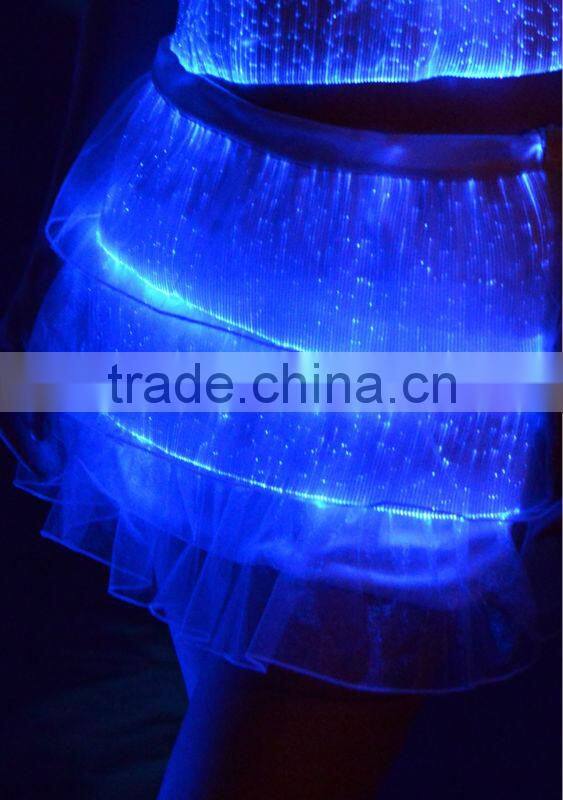 luminous sexy pictures of mature women with short skirt