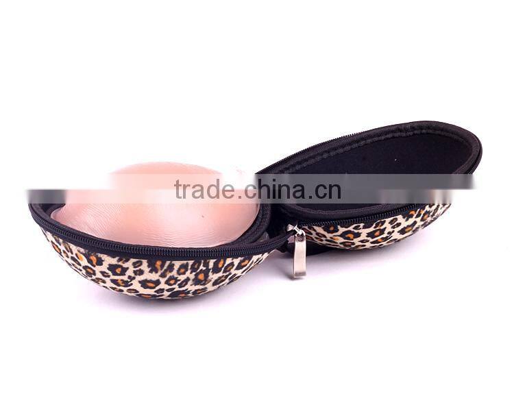 Convenient travelling leopard print underwear storage bag