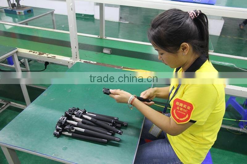 2015 Newest and popular high quality pocket selfie stick locust