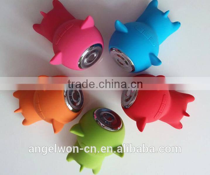 2015 mini cute piggy shape bluetooth waterproof speaker shockproof silicone speaker