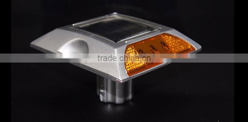 Landscape Garden Solar Powered Yellow Light Raised Pavement Maker Road Stud
