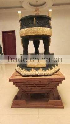 Large bronze tripod sculpture for square decoration CLBS-D049T