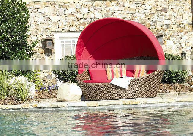 Outdoor Wicker Daybed
