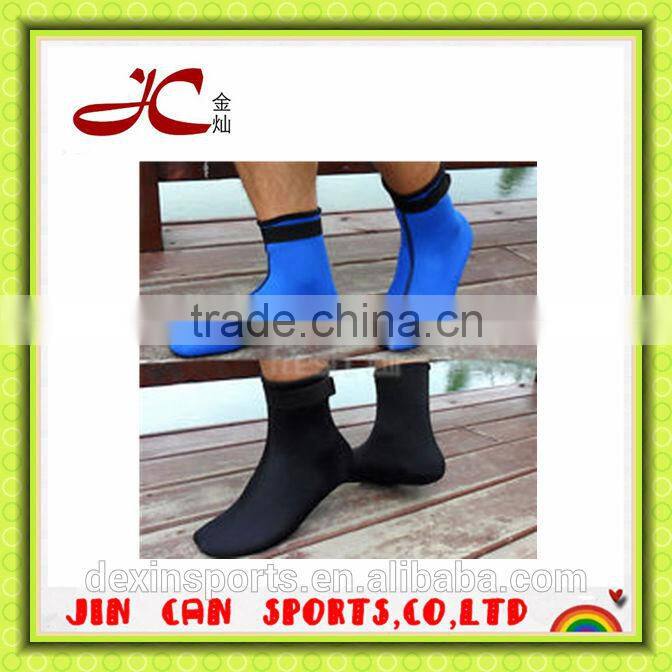 Neoprene socks