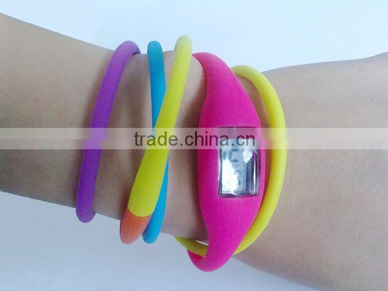 Durable waterproof silicone techno sport smart watch