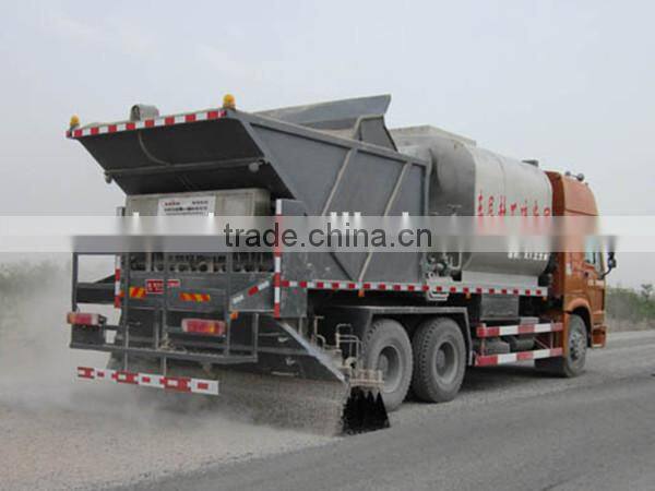 6x4 Sinotruck howo synchronous asphlat chip sealer