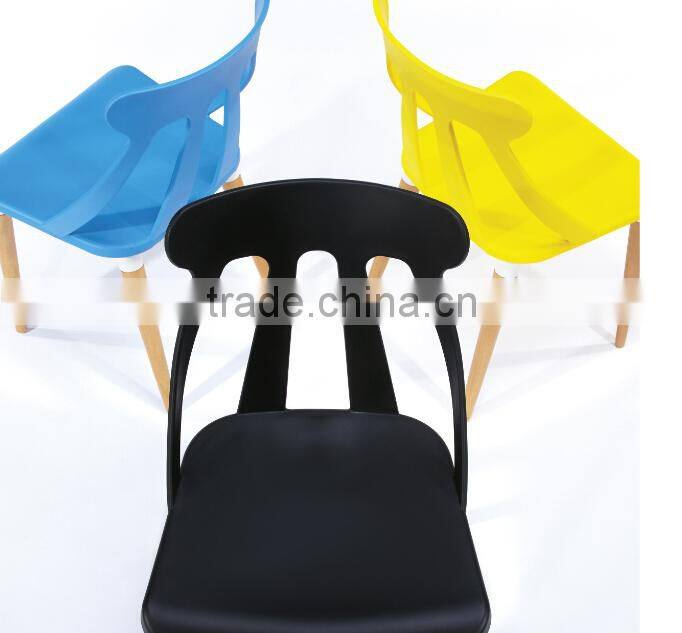 2014 leisure PP chair with wooden legs for sale
