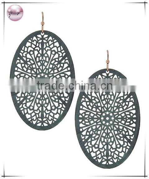 Matte Gold Tone Thin Metal Fish Hook Oval Dangle Earring Set