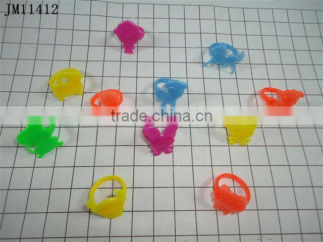 A small gift Zodiac ring (color) for candy