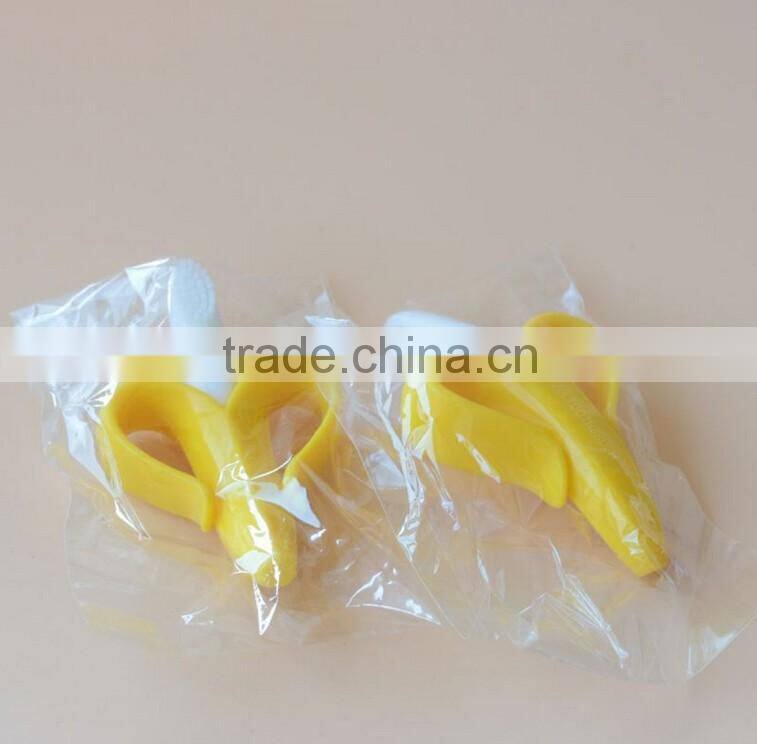 Babymatee import baby products factory price ecofriendly bendable training silicone rubber baby toothbrush