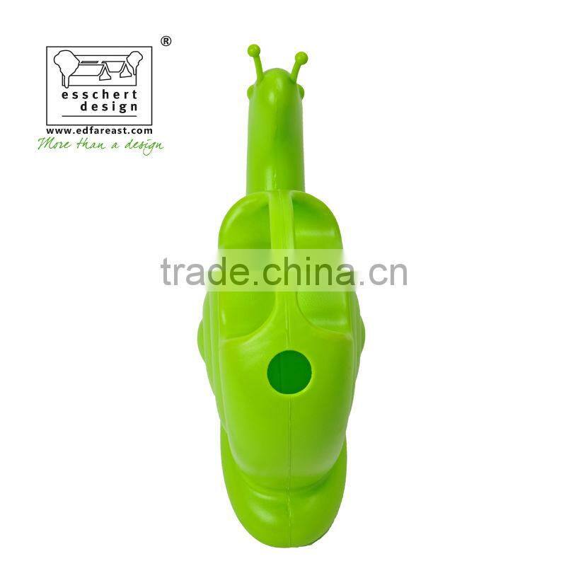 designed snail shape plastic watering can