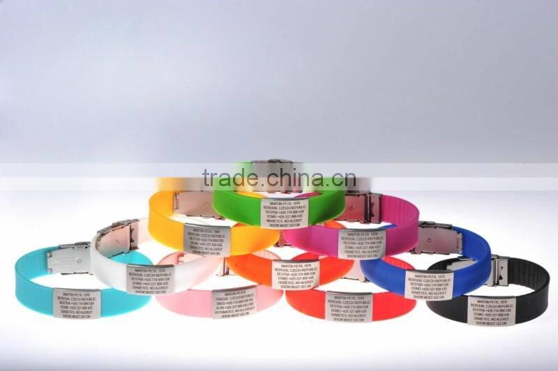 QR Code Silicone elite bracelet with metal clasp
