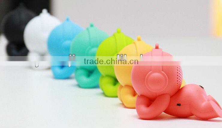 Supply creative fashion doll mini speaker