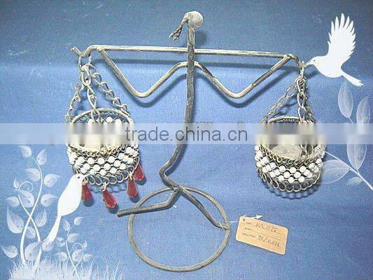White and red pearl gold wire people shaped decorative candelabra