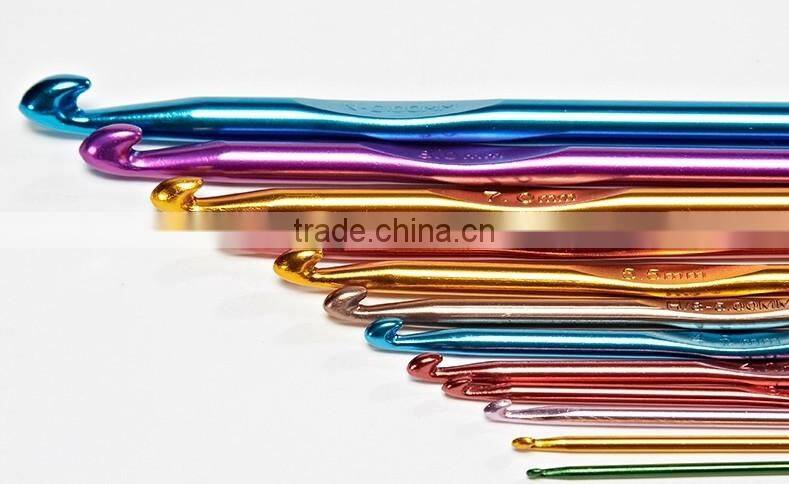 Charmkey ergonomic crochet hook set colorful aluminum crochet t shirt yarn tools