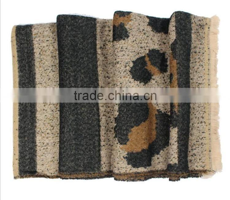 Hot new products factory direct sale leopard scarf wholesaler