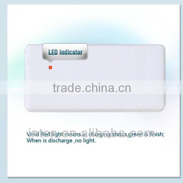 220V 4000/4400/5200/5600mAh universal portable plug-in mobile phone wall charger power bank with AC connector MP011