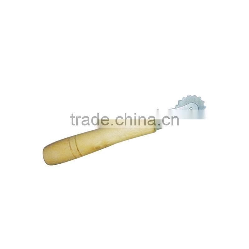 Electric wire embedder for beehive frame