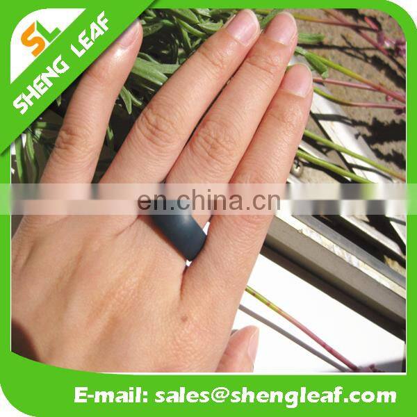 simple one color silicone finger rings logo color filling silk priting laser carving logo