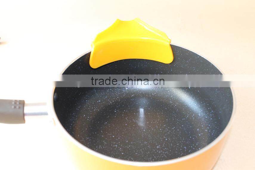 Silicone Slip-On Pour Spout, Plastic Pour Spout