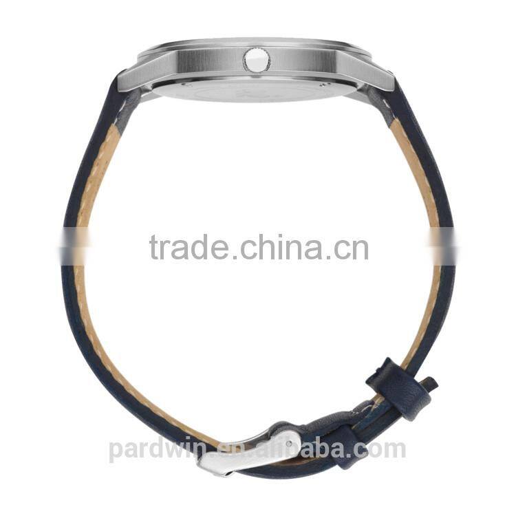 2 Hands watch movement with date function PVD stainless steel case and buckle 5ATM water resistant smooth navy leather strap