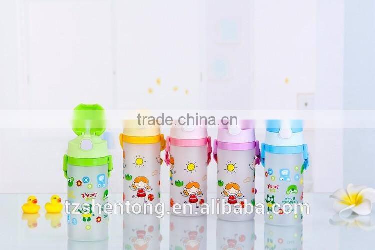 Kids flip top lid straw portable plastic drinking water bottle