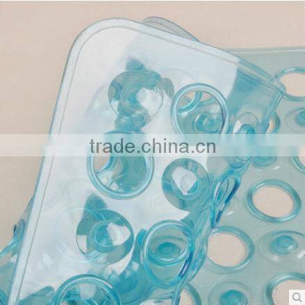 Transparent plastic bathtub mat with suction cup
