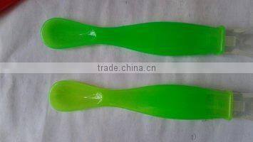 china factory FDA squeezable silicone baby feeding bottle with spoon baby bottle feeder